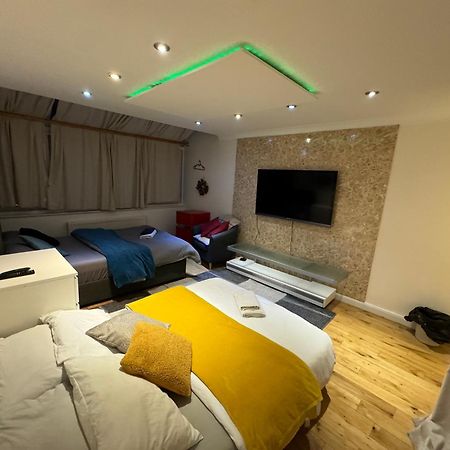 Cozy Rooms Near Central Лондон Экстерьер фото