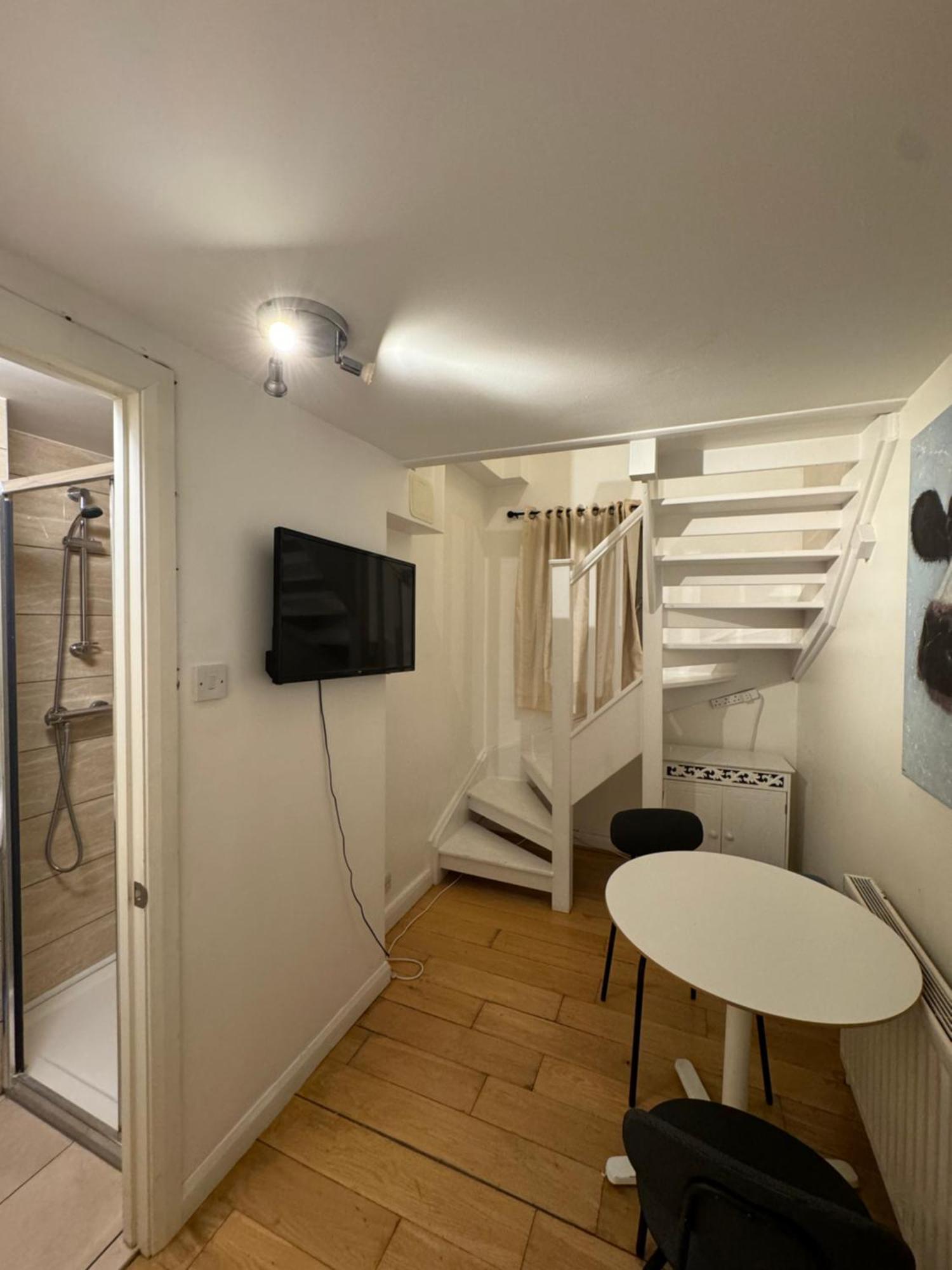 Cozy Rooms Near Central Лондон Экстерьер фото