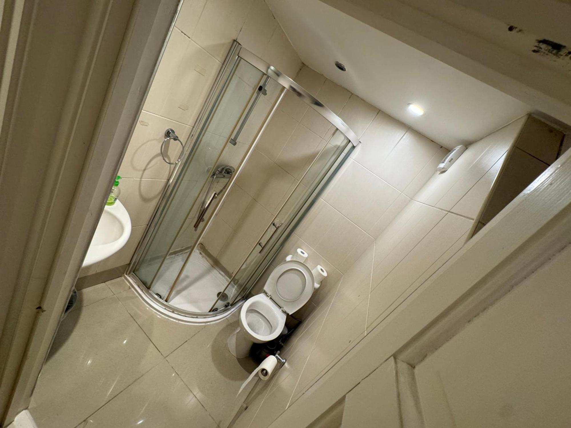 Cozy Rooms Near Central Лондон Экстерьер фото