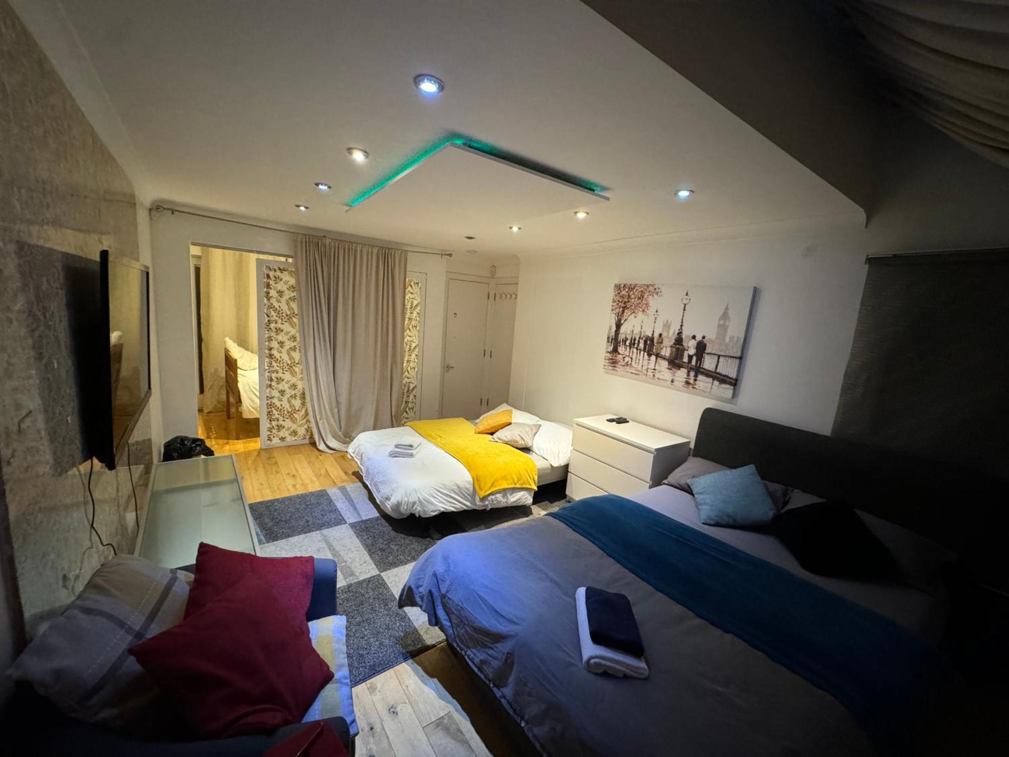 Cozy Rooms Near Central Лондон Экстерьер фото