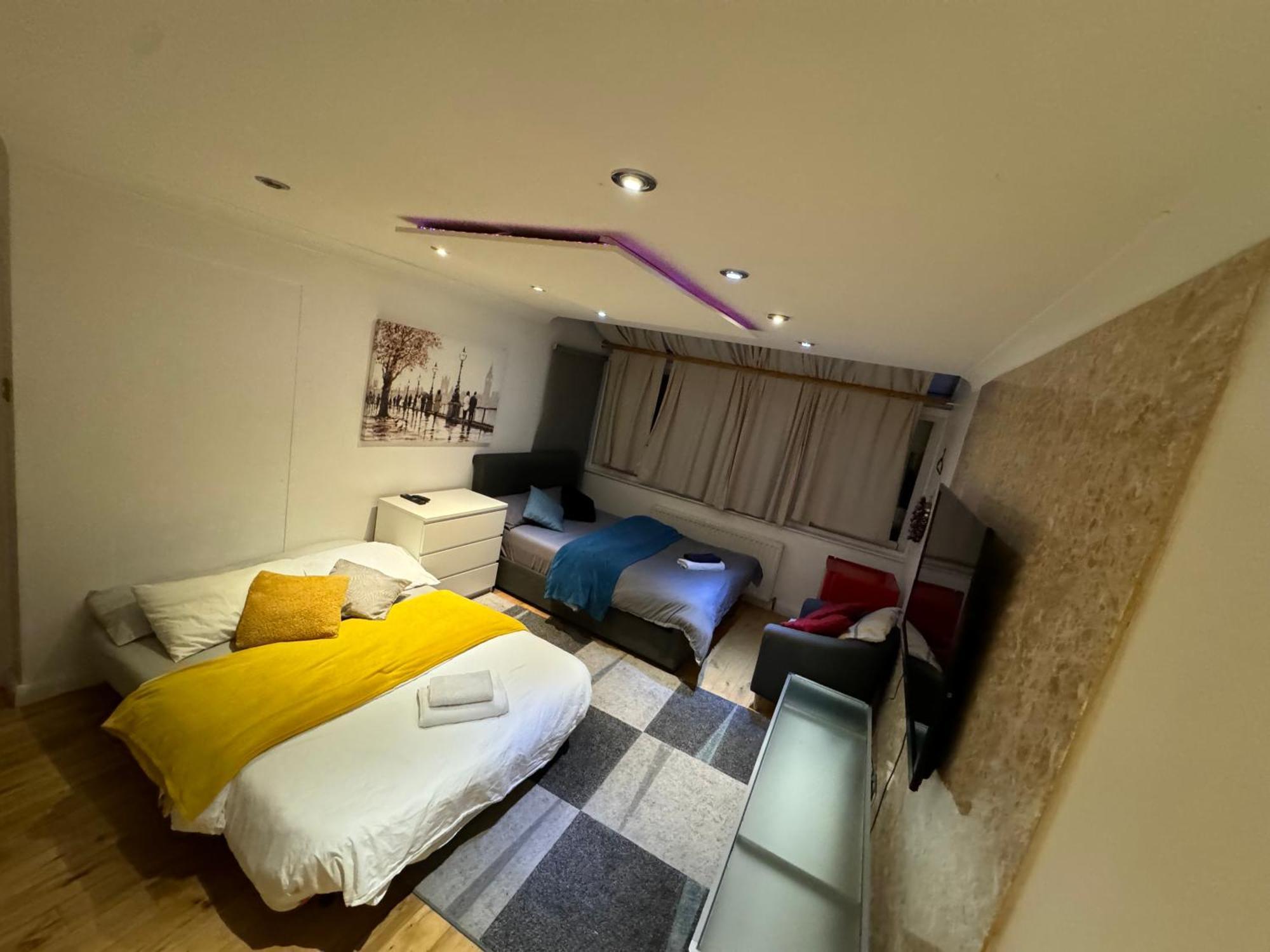 Cozy Rooms Near Central Лондон Экстерьер фото