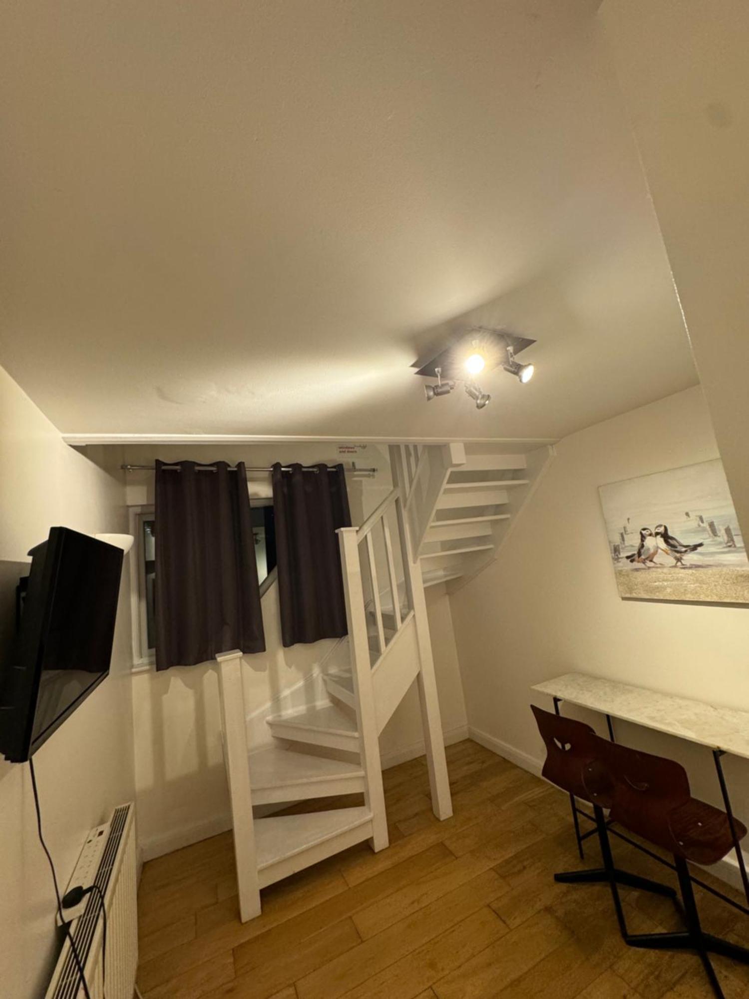 Cozy Rooms Near Central Лондон Экстерьер фото