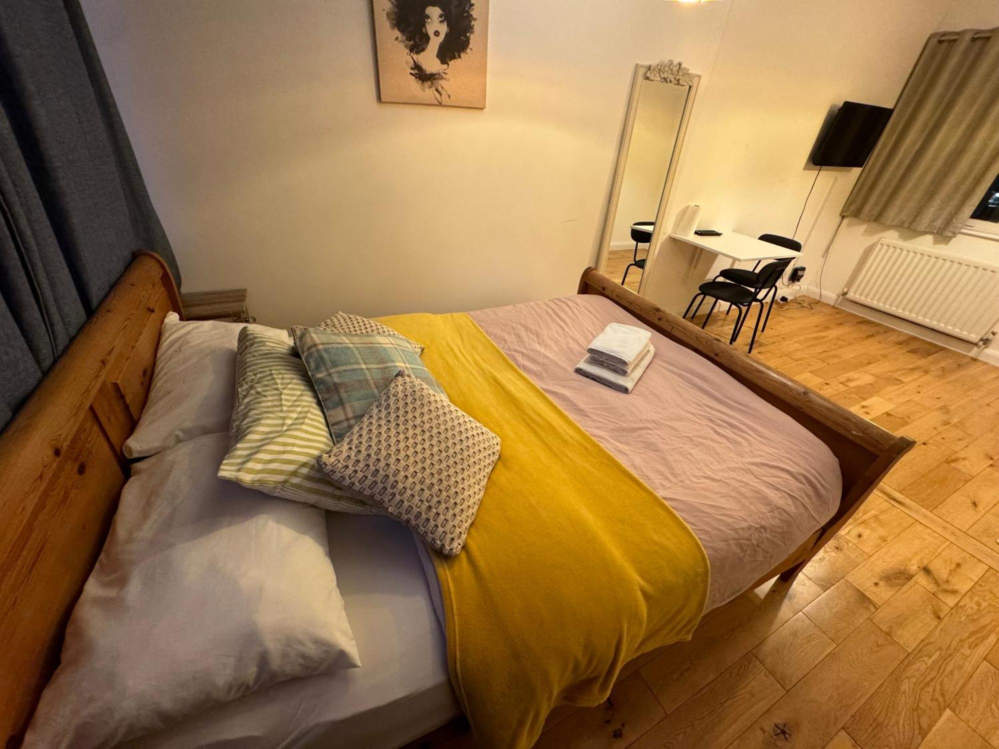 Cozy Rooms Near Central Лондон Экстерьер фото