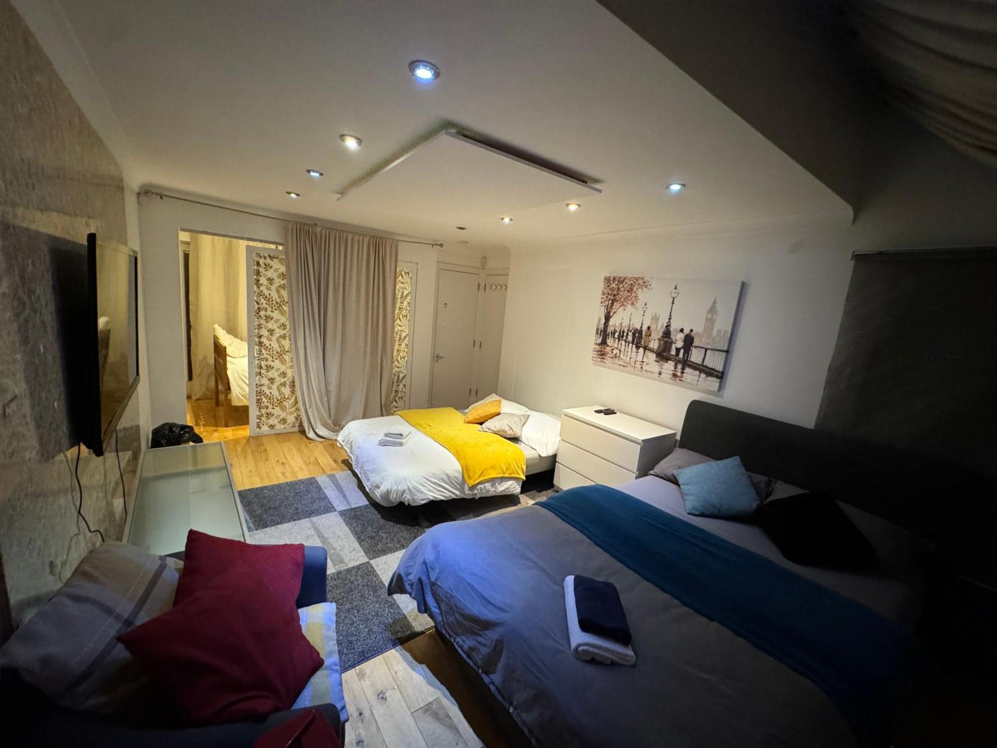 Cozy Rooms Near Central Лондон Экстерьер фото